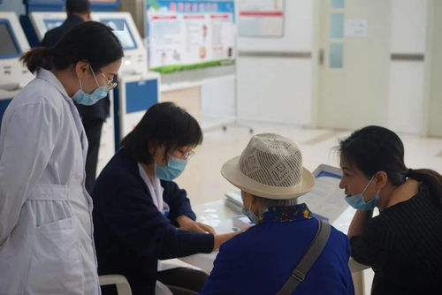 從容面對(duì)，不再逃避 遼寧省金秋醫(yī)院舉辦關(guān)愛記憶障礙老人健康講座，為成年人提供科學(xué)照護(hù)指南